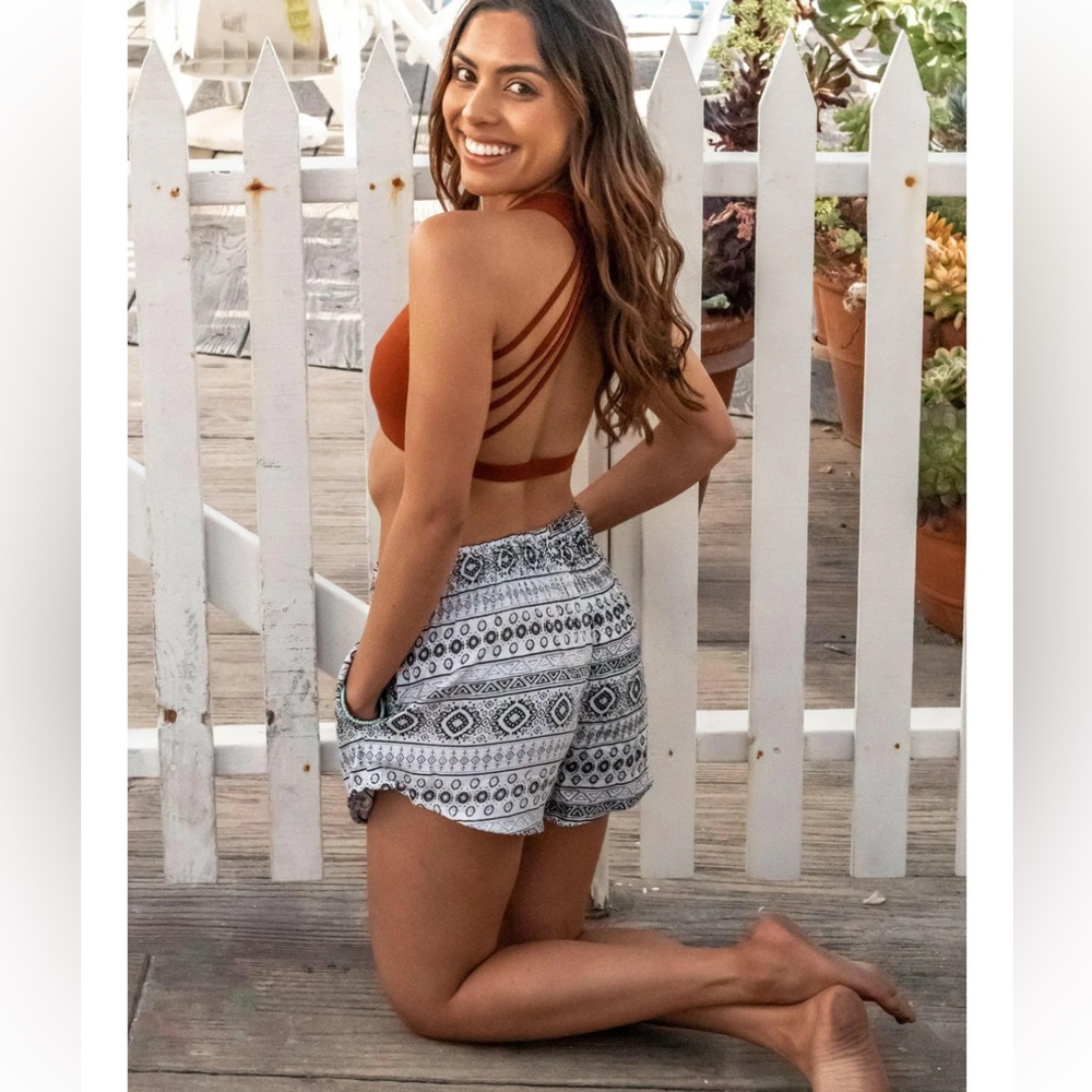 Women's Strappy Back Bra in Rust brown